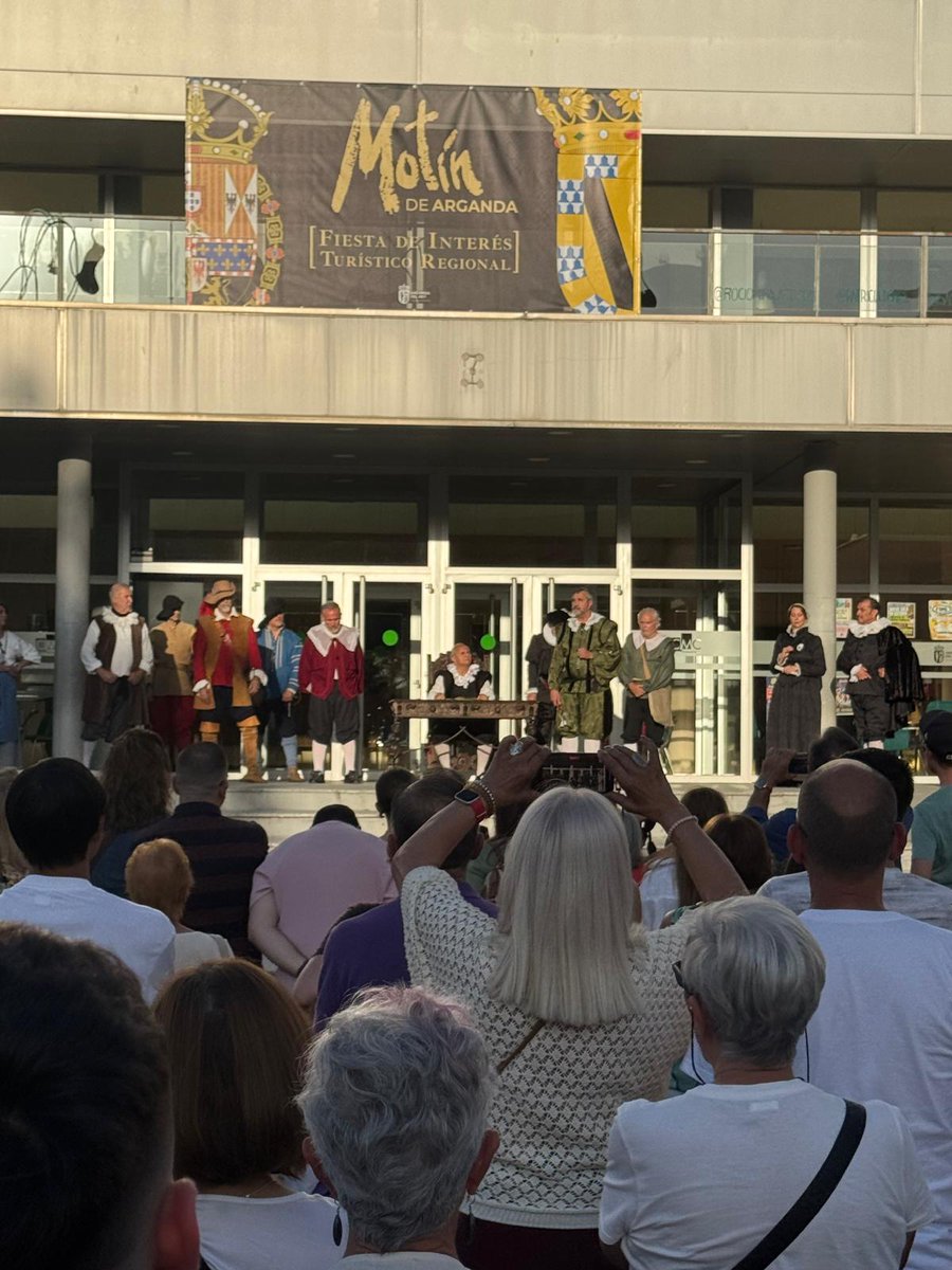 PSOEArganda's tweet photo. 🎭 Ayer acudimos a la representación del Motín de Arganda, una cita que nos permite revivir y poner en valor una parte tan importante de nuestra historia.

Gracias a todos los voluntarios que con su esfuerzo y dedicación, hacen posible que esta tradición siga viva año tras año. https://t.co/fn689XRmUS