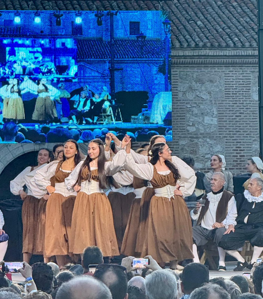 PSOEArganda's tweet photo. 🎭 Ayer acudimos a la representación del Motín de Arganda, una cita que nos permite revivir y poner en valor una parte tan importante de nuestra historia.

Gracias a todos los voluntarios que con su esfuerzo y dedicación, hacen posible que esta tradición siga viva año tras año. https://t.co/fn689XRmUS