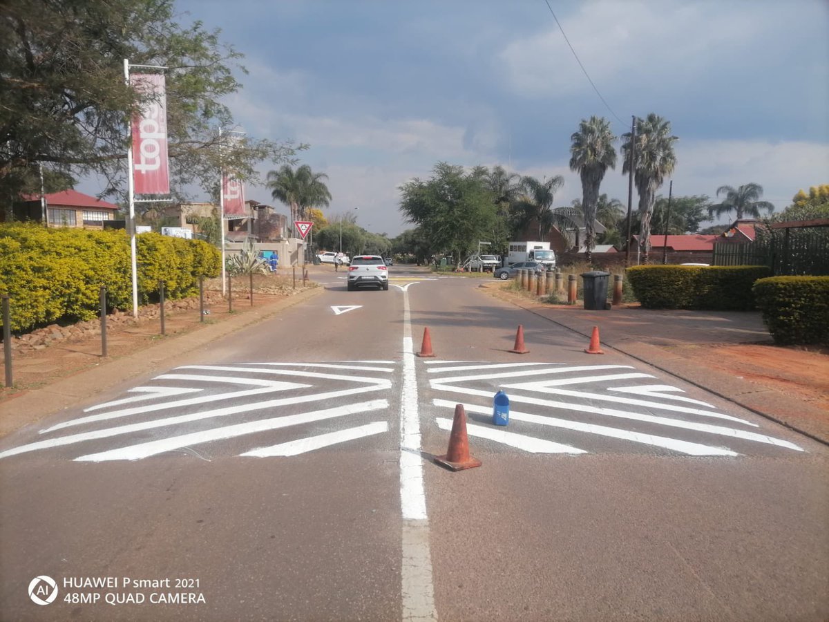 LemoSebo's tweet photo. Road marking at the intersection of Dr van der Merwe Road and Amandelboom Road in Ward 96, Doornpoort is improving road safety and enhancing visibility for motorists and pedestrians in the area.
#TshwaneWorks #ServiceDelivery #ActionSA https://t.co/wrn9HJ03si
