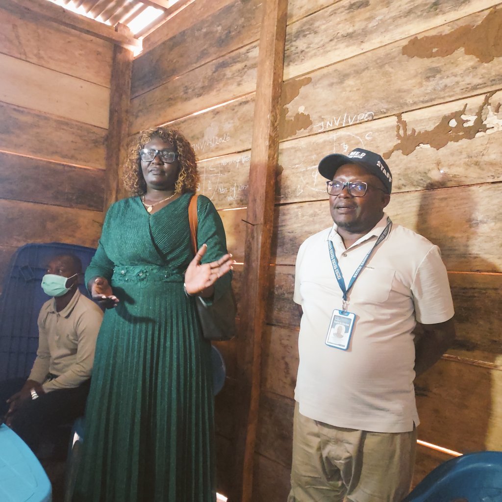 PMS_Pamoja's tweet photo. #StopEbola #Ituri : #REMED , #DPS et partenaires en plein #Briefing de #Sensibilisation des #RECO et #CAC sur #Ebola ce dimanche 24 Mai 2026 dans plusieurs #AiresdeSanté de #RWAMPARA. À #Hoho, les participants outillés se sont engagés pour mieux communiquer sur #Ebola https://t.co/HnFHE4ztYH