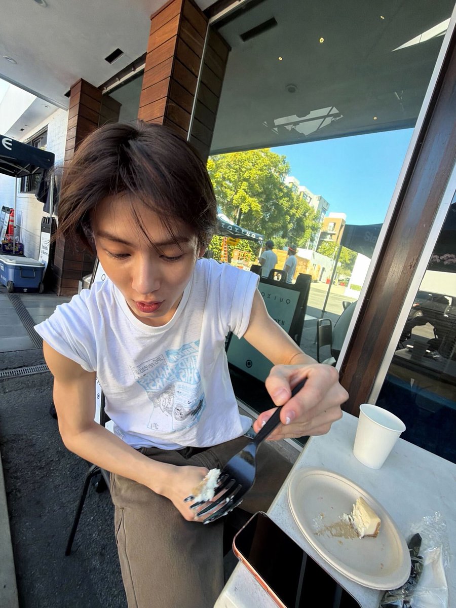 umsttg's tweet photo. 여러붕저의진짜최애사진두장아니세장공유합이다 https://t.co/lGZlIqAobR