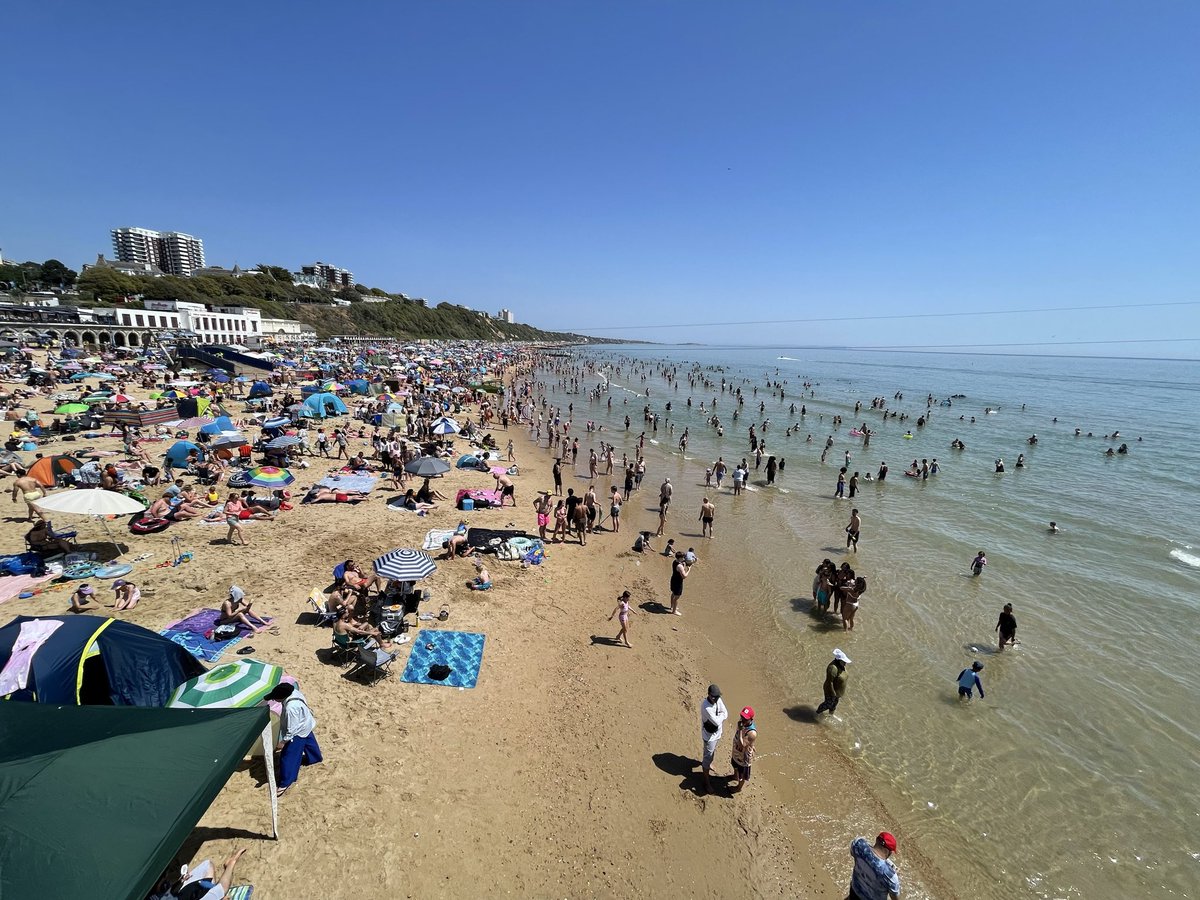 buhalis's tweet photo. #Bournemouth now ! Hotter and sunnier 🌞 than #Greece ! #tourism #destination #climatechange #england #mediterranean 😎 https://t.co/FTAkgZuXYM