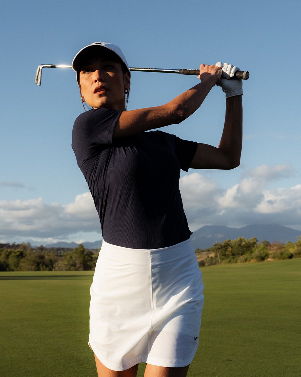 SunDayRed's tweet photo. Tailored fits that move with you, crafted with a meticulous attention to every performance detail. Shop Women's: https://t.co/uyOQDqezHs #SunDayRed https://t.co/7mtrFm2LON