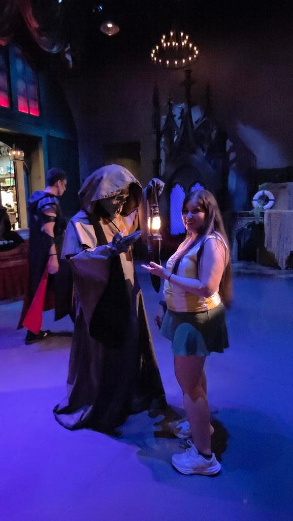 NerdTruth's tweet photo. We recently went to check out @UnleashedVegas &amp;  had a great time. Highly recommend for hard-core HHN fans.

The haracter interactions are fantastic &amp; entry to the 4 houses are staggered by group, by about a minute, so you literally feel like you're alone &amp; catch every scare https://t.co/L8UKKUMPfP