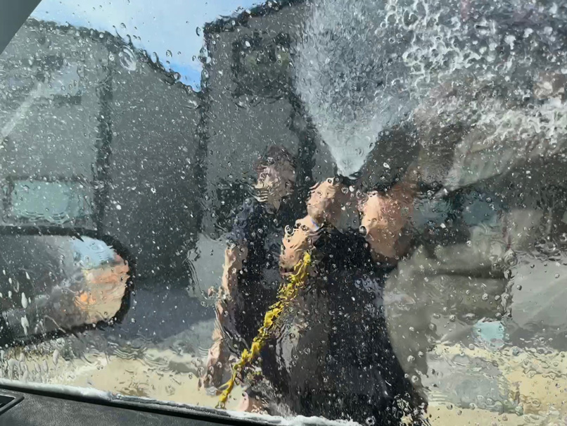 EdWalkEdD's tweet photo. Passed this crew yesterday &amp; pulled in. Most expensive "free" car wash we've ever had but happy to support the cause! BTW - They can't afford a licensed camp so they're heading to a campground. I'll work on them but help us out @TX_Legislature. $465▸ new $19,500 lic. fee  - bad. https://t.co/UMzNOJ4bUL