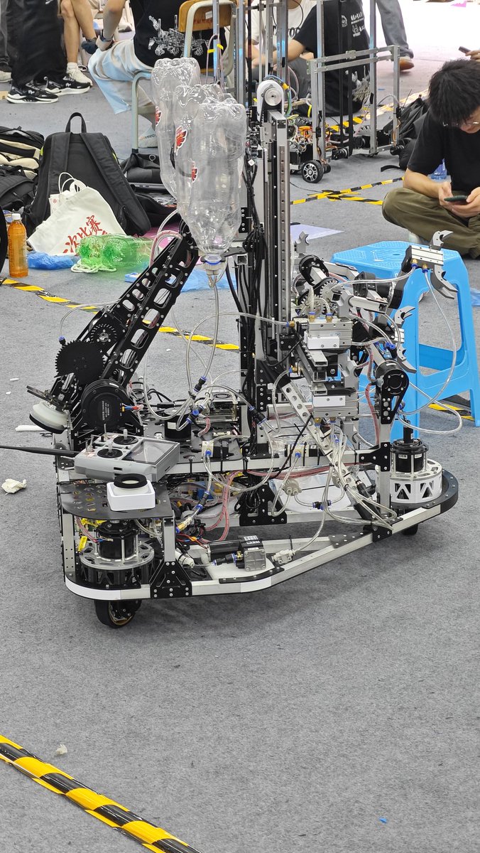 Lain_Ego0's tweet photo. Taking part in the China Regional Exchange Competition of the National University Robot Contest ROBOCON held in Guangzhou, China. https://t.co/AJXGcpxNq9