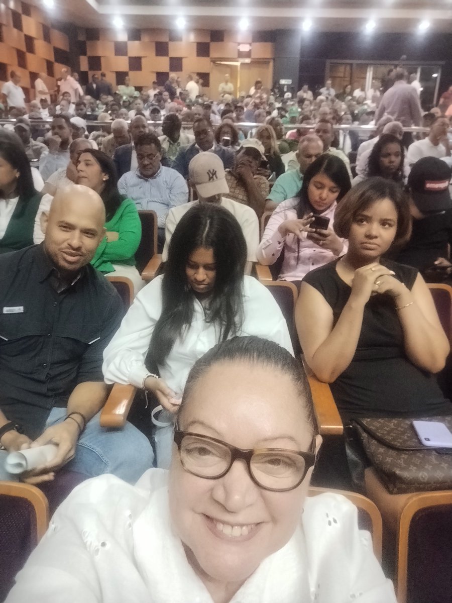 Leonorzacarias tweet media