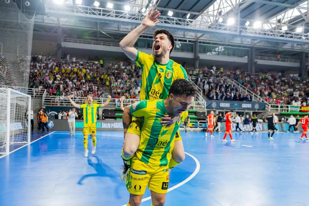 FutSalRFEF's tweet photo. 😎 ¡A celebrarlo, @JaenFS! 

#CopaDelReyFS https://t.co/HA9J5uYtZh