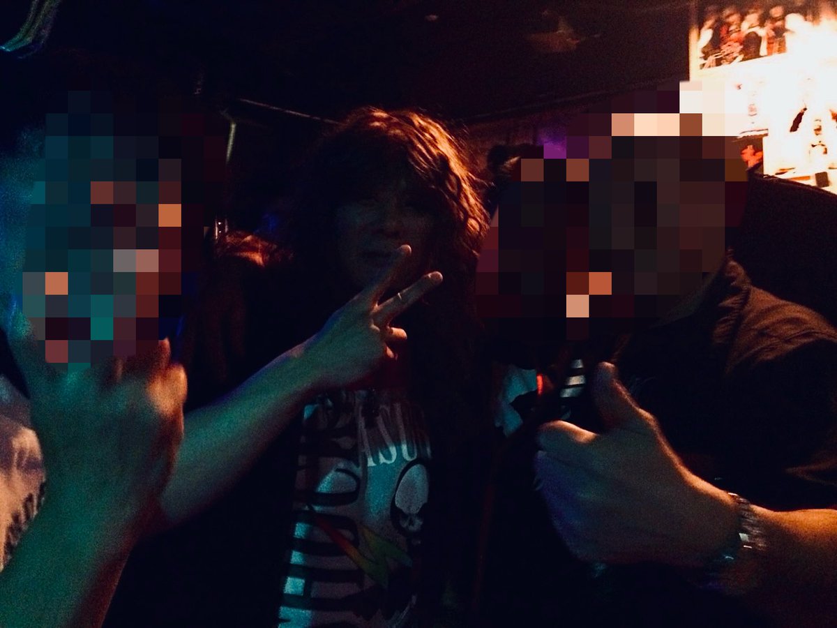 tackmaeda's tweet photo. これもう10年前なんだってね。髪は原宿で1万円くらいで買ったヅラです。もう捨てちゃったけど。 https://t.co/Rm50plqNKc