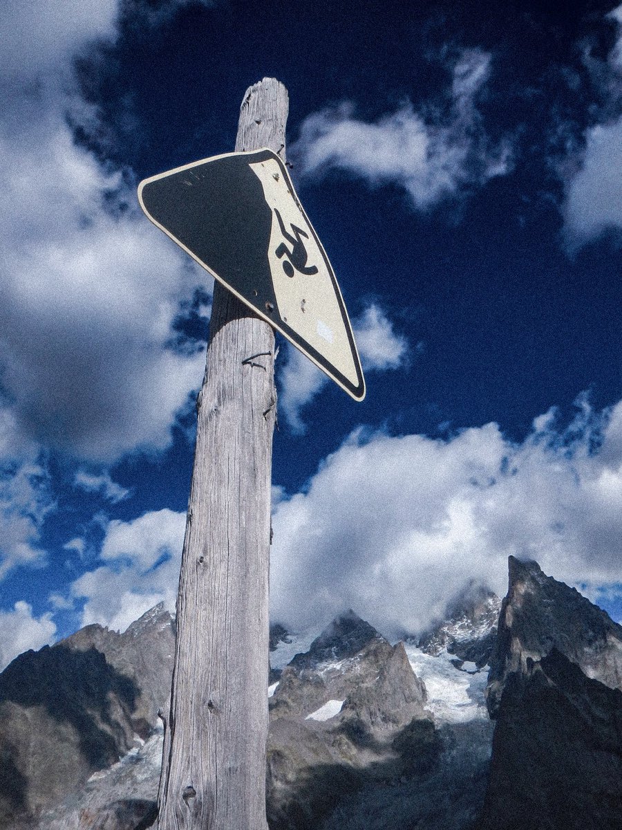 prettygoodyou's tweet photo. you can just do things. 110 mile backpacking trip in the alps — france, italy, switzerland. shoutout the TMB https://t.co/fn6DdFZNSt