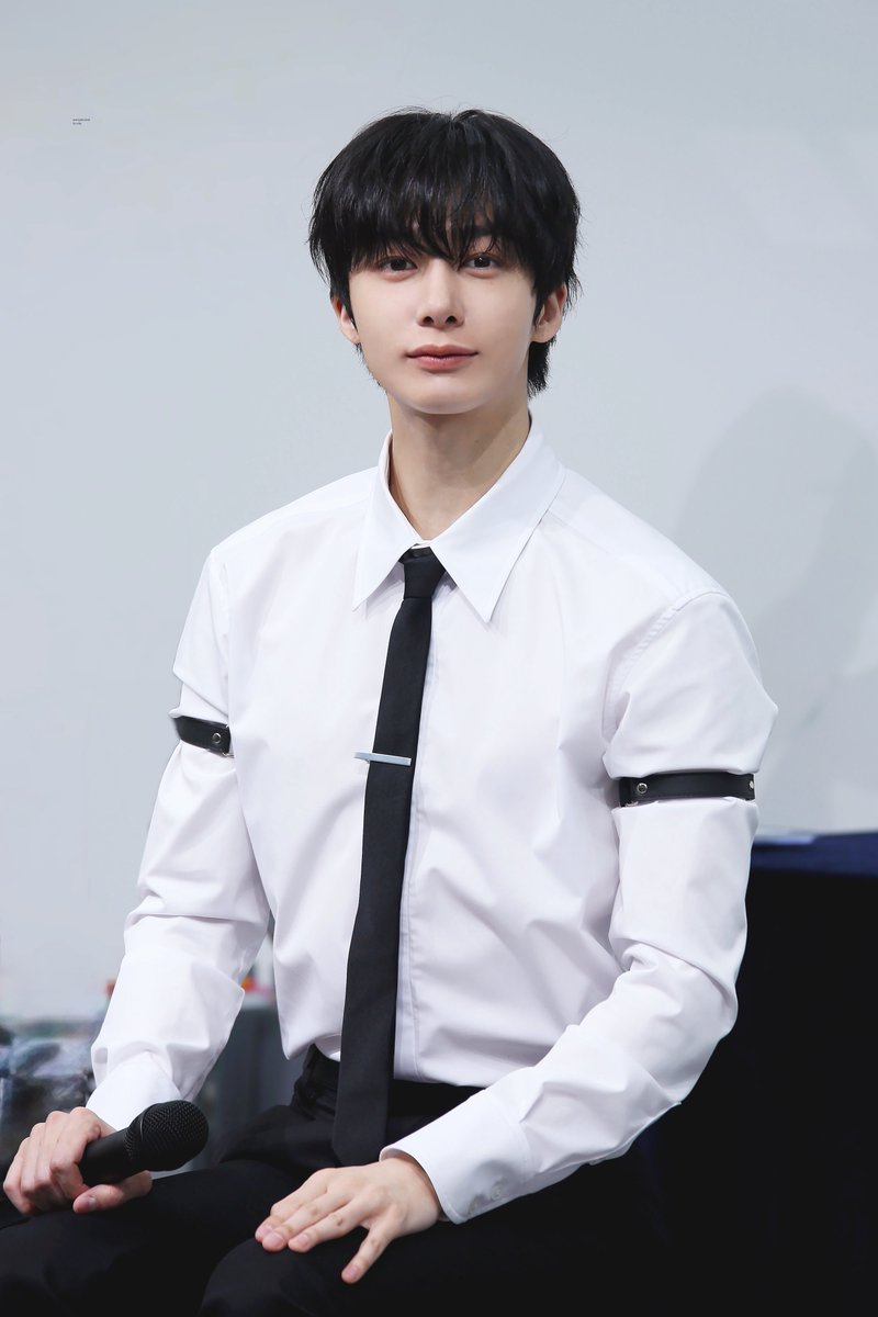 everysecond_hw's tweet photo. 260524 #형원 🤍🖤🤍 https://t.co/OGluLrjQxE