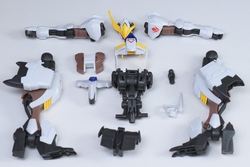 gundams_blog's tweet photo. アップデートの内部フレームを組み込むことで、重量のある武装でも軽々と保持できたり、経年で肩や腹部などがヘロヘロな手持ちキットも復活させることができます。#バルバトスアダプト #鉄血のオルフェンズ #HGIBO https://t.co/Yz4Xhdhrz5