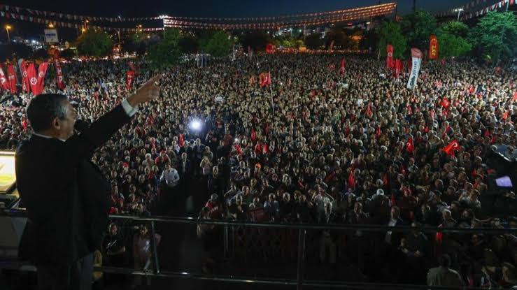 Dinsizin Biri tweet media