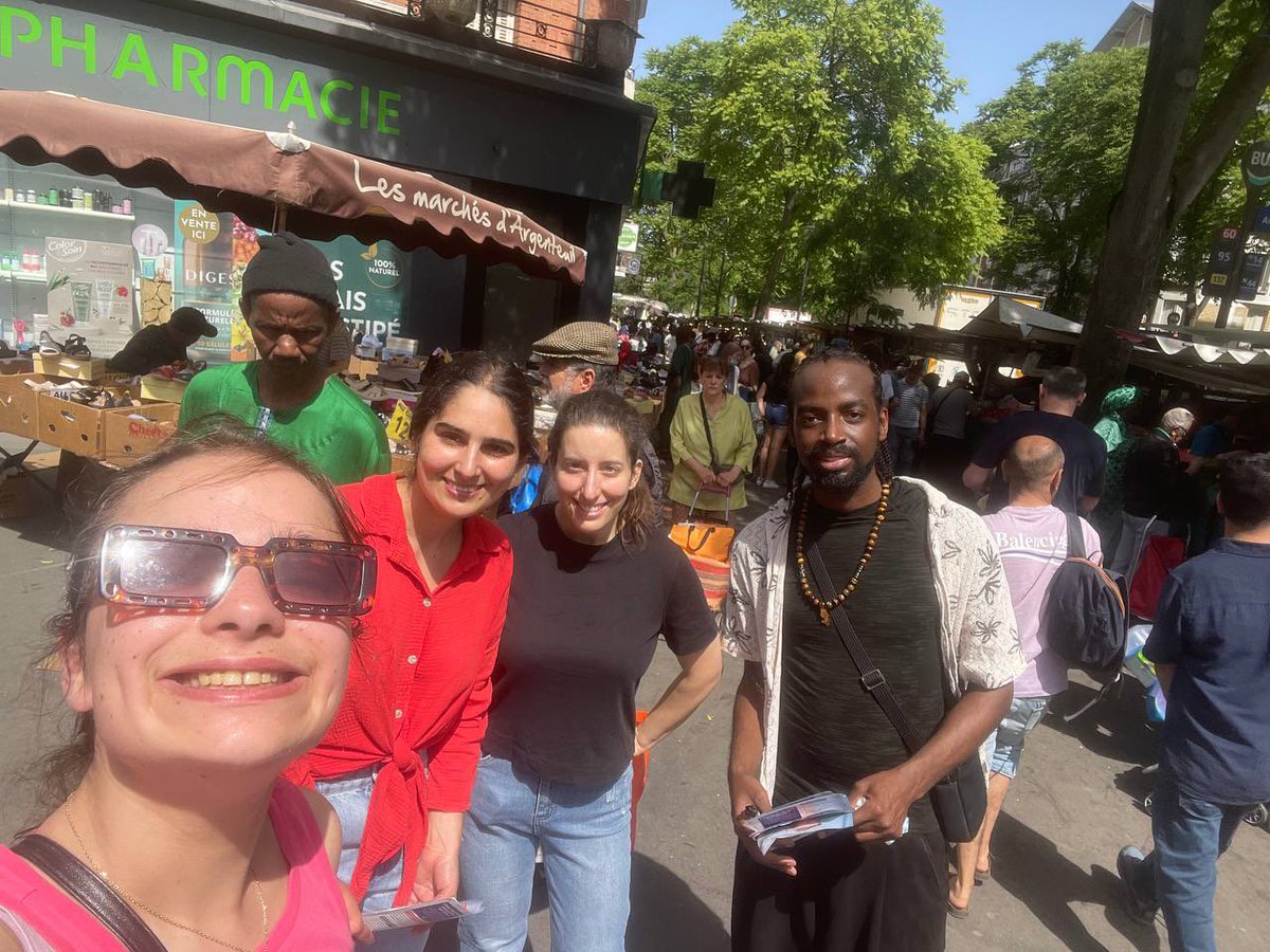 LFIParis18's tweet photo. Mobilisé•e•s aux 4 coins de notre bel arrondissement ⭐️pour présenter la candidature de JLM , annoncer le meeting du 7 juin et aider dans les inscriptions sur les listes électorales. Superbe accueil des habitant•es 🙏
En 2027 on va tout changer ! 
#JLM2027 https://t.co/jDY9wGXLC9