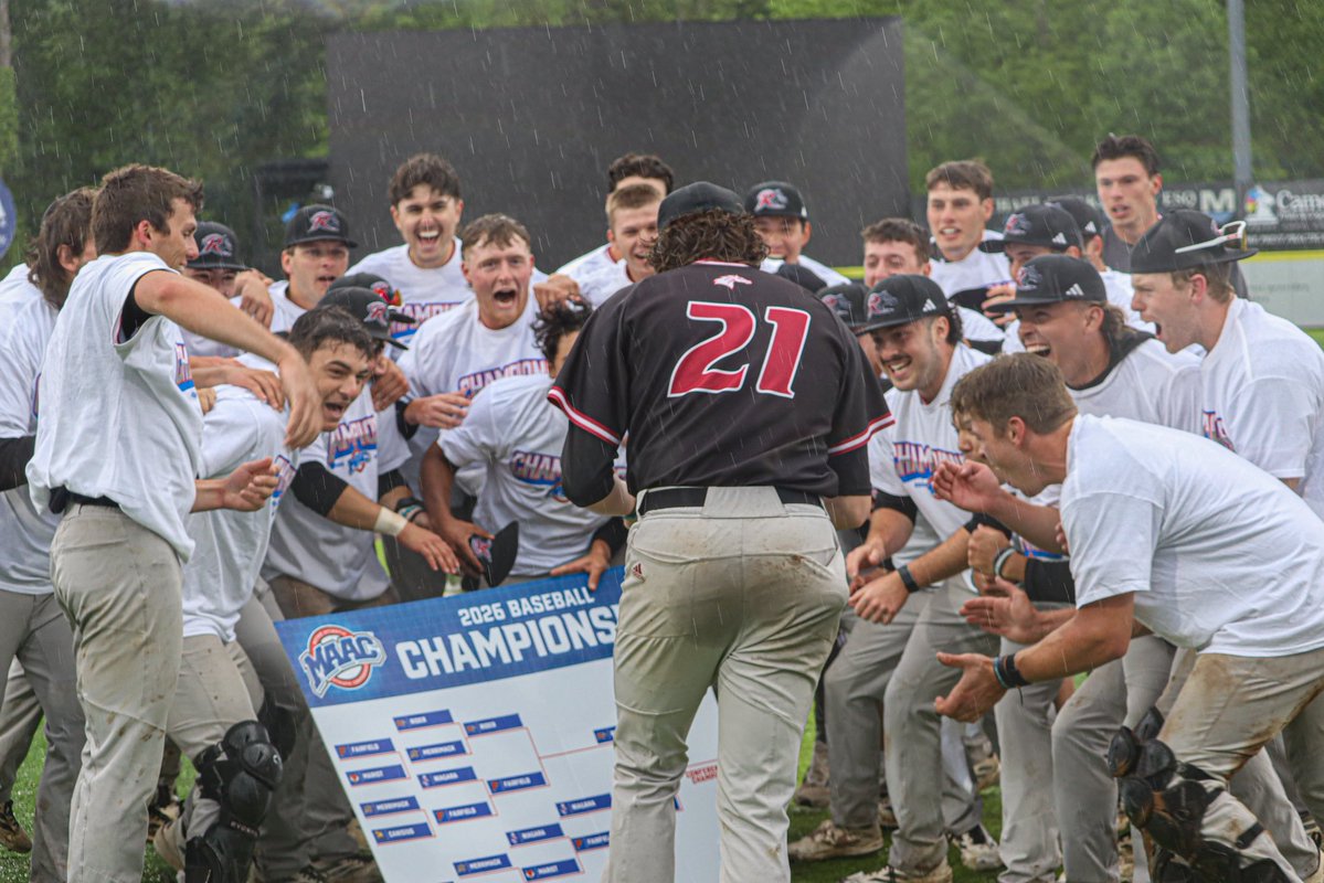 RiderUBaseball's tweet photo. The moment we’ll never forget. 
MAAC CHAMPS🏆
Regional bound🔜

#GoBroncs | #MAACBaseball | #NCAABaseball https://t.co/8blSpCeLd0