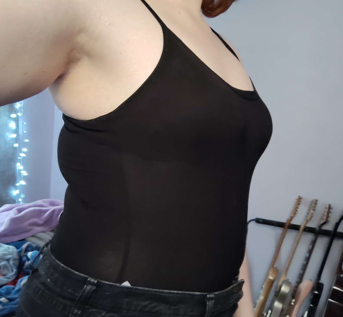 theburgerbinger's tweet photo. I tried putting on an old outfit :3 https://t.co/F4jig9sSMr
