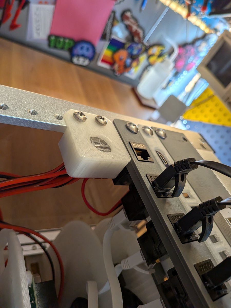 LamTheMaker's tweet photo. Damn i love having an idea and having it in my hands within 30 minutes https://t.co/iQWWPPCrLU