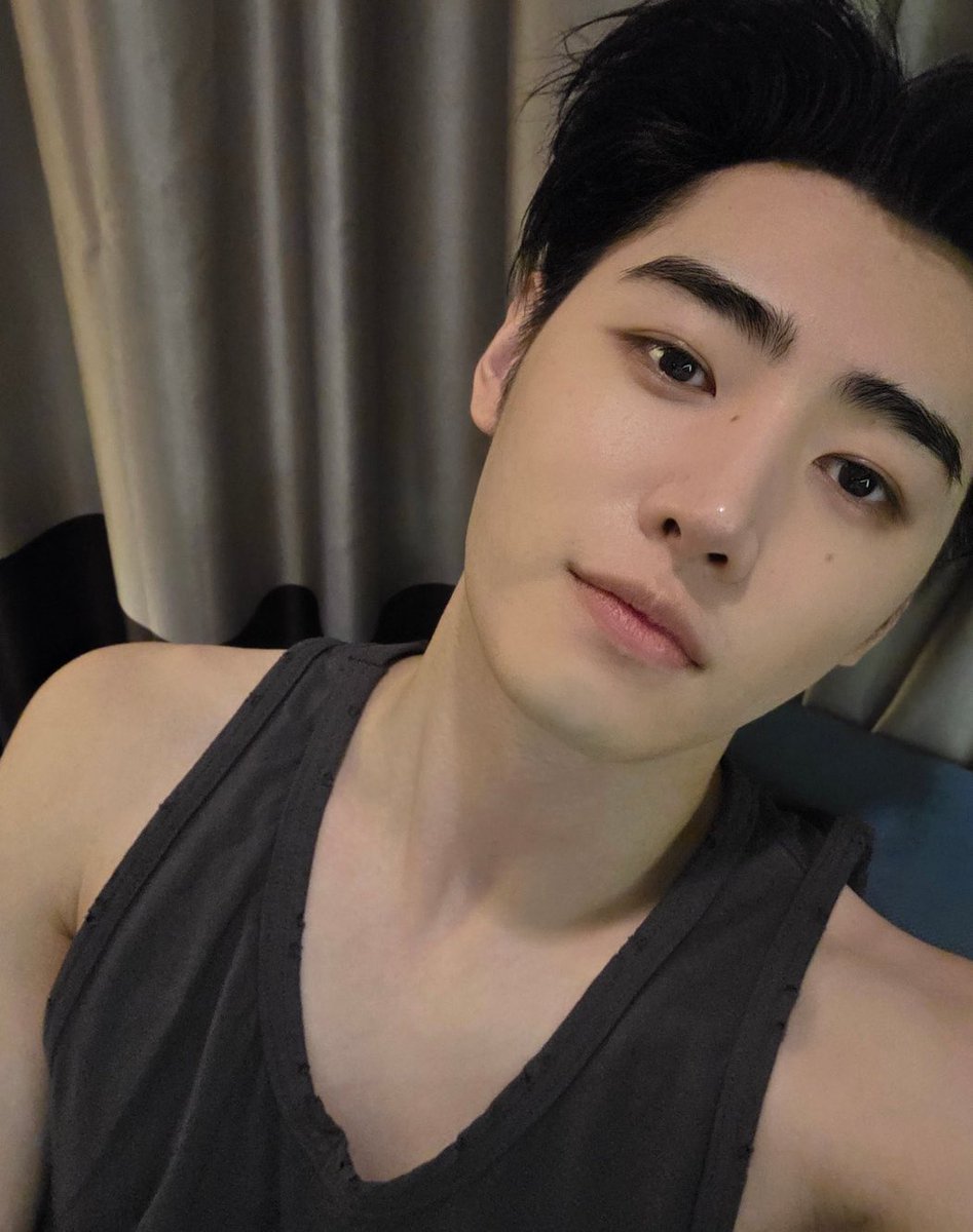 JUNGWONSRIGHTBUTTCHEEK ◇ zaza 🎰 tweet media