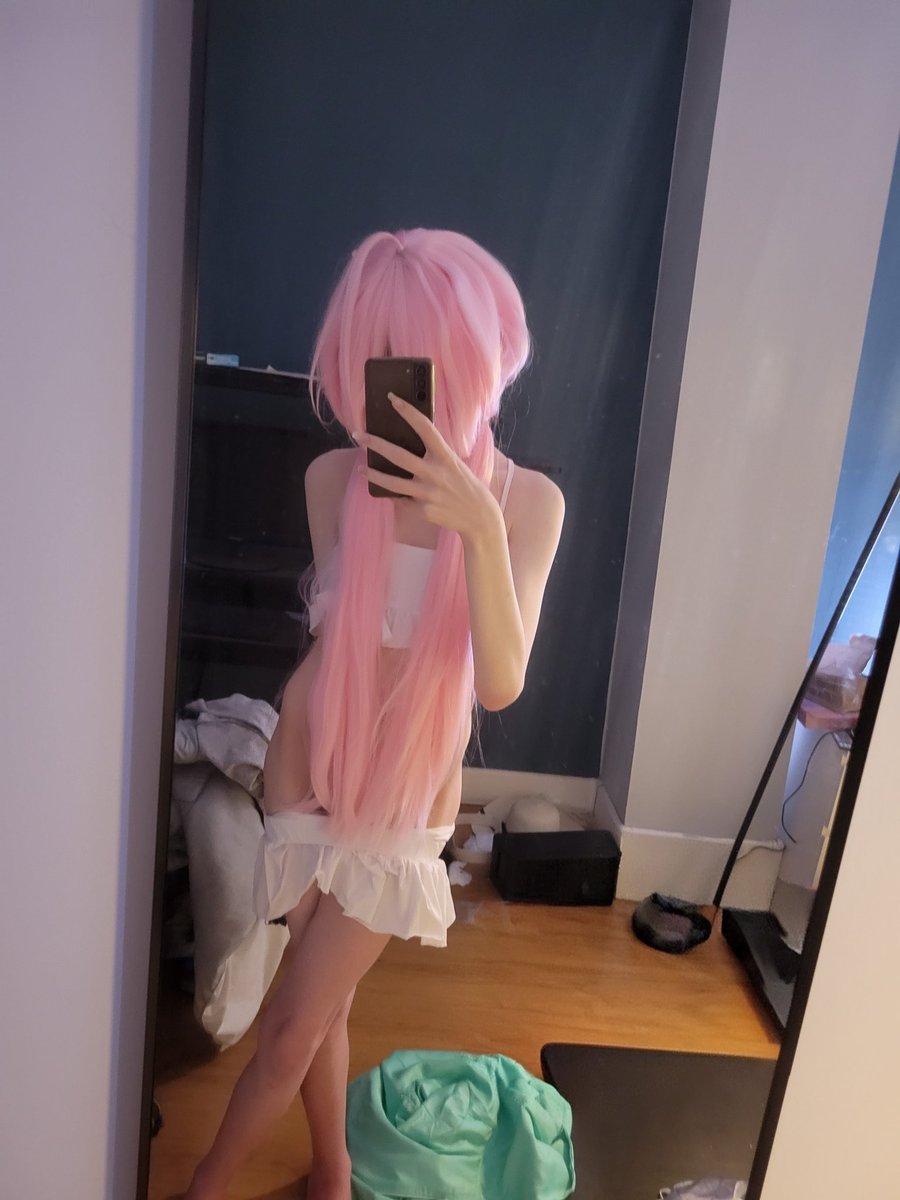 Eswardont's tweet photo. Undressing as a boy #male https://t.co/lQ7k55eyyb