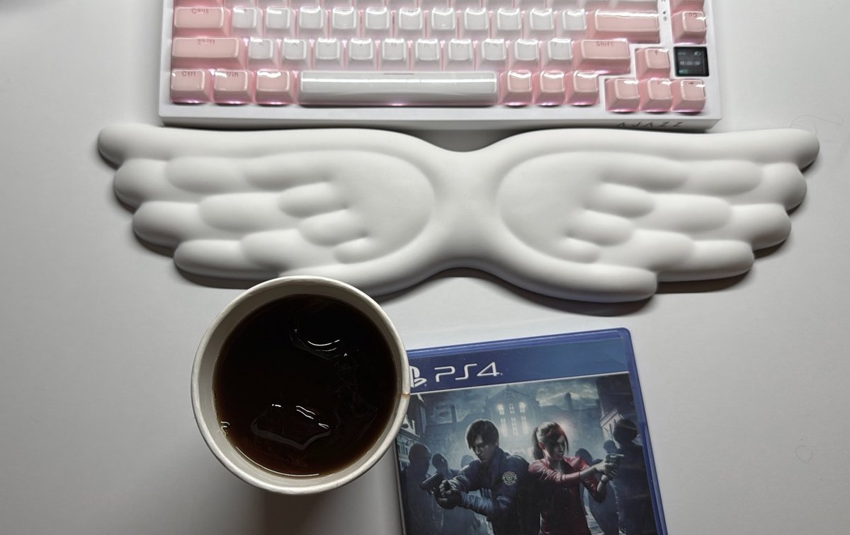 uinvvs's tweet photo. RE2R timeeeee https://t.co/JldokM2va7