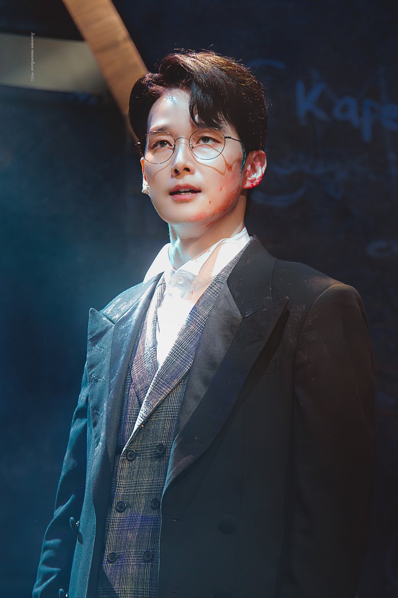 rainbow__pic's tweet photo. 20260523 7시 < 브라더스 까라마조프 > 커튼콜데이
이반役  #임강성 

🥀 https://t.co/89IulRqb1S

#브라더스까라마조프 #대학로최고의가족뮤지컬 https://t.co/2b5FTbLesp