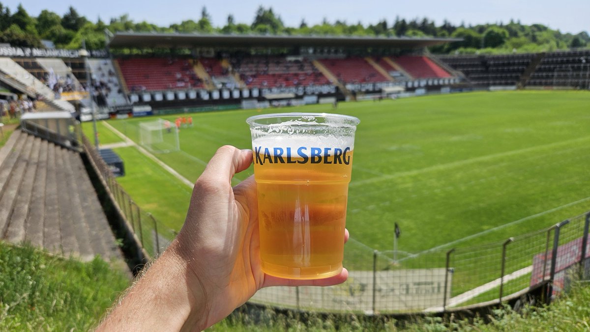 Rob_WCFC's tweet photo. Don't know where to start with this one. Absolute bucket list ✅️

Ellenfeldstadion
Borussia Neunkirchen 0-3 SV Saar 05 Saarbrücken
€5 entry
€3/4 beer

The number 1 German ground on my list for the last few years &amp; it didn't disappoint.

Get ready for a photo dump!! 👇🏻🇩🇪⚽️🍻☀️ https://t.co/MniBbN0E9j