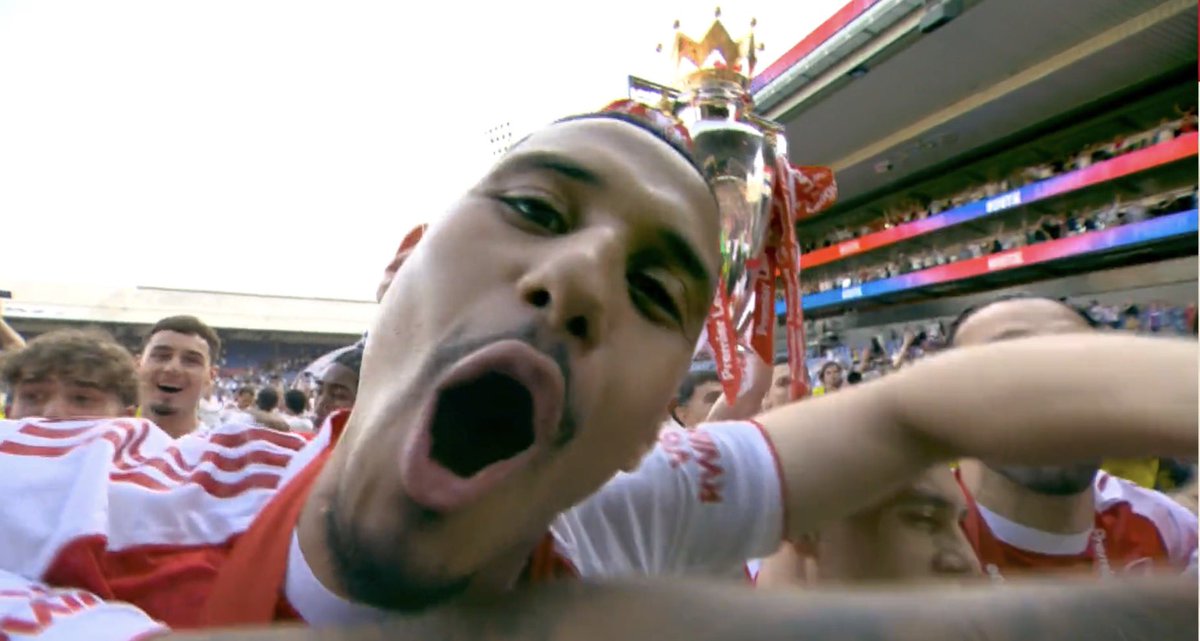 m1nuyln2's tweet photo. never change saliba https://t.co/HIVcAeFQ06