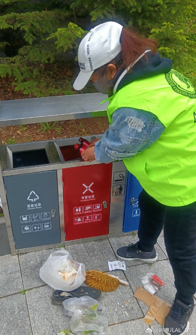 darkobsessor's tweet photo. Join our neighborhood clean-up this Sat, 9 AM at Central Park! Bring gloves u0026 a buddy—coffee u0026 snacks provided. Let’s make our community shine together! https://t.co/6RaUyijsHr