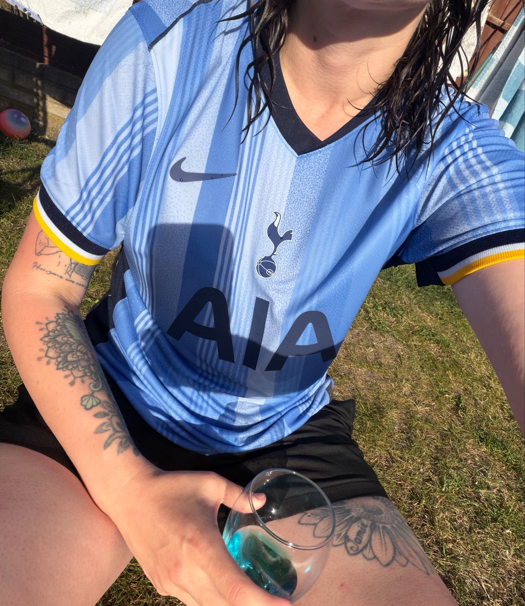 Ging3rswede's tweet photo. A fully clothed somersault into the pool and a glass of wine was needed after that nail biting game. Let’s go next season! #COYS https://t.co/TWIt4Zw0YP