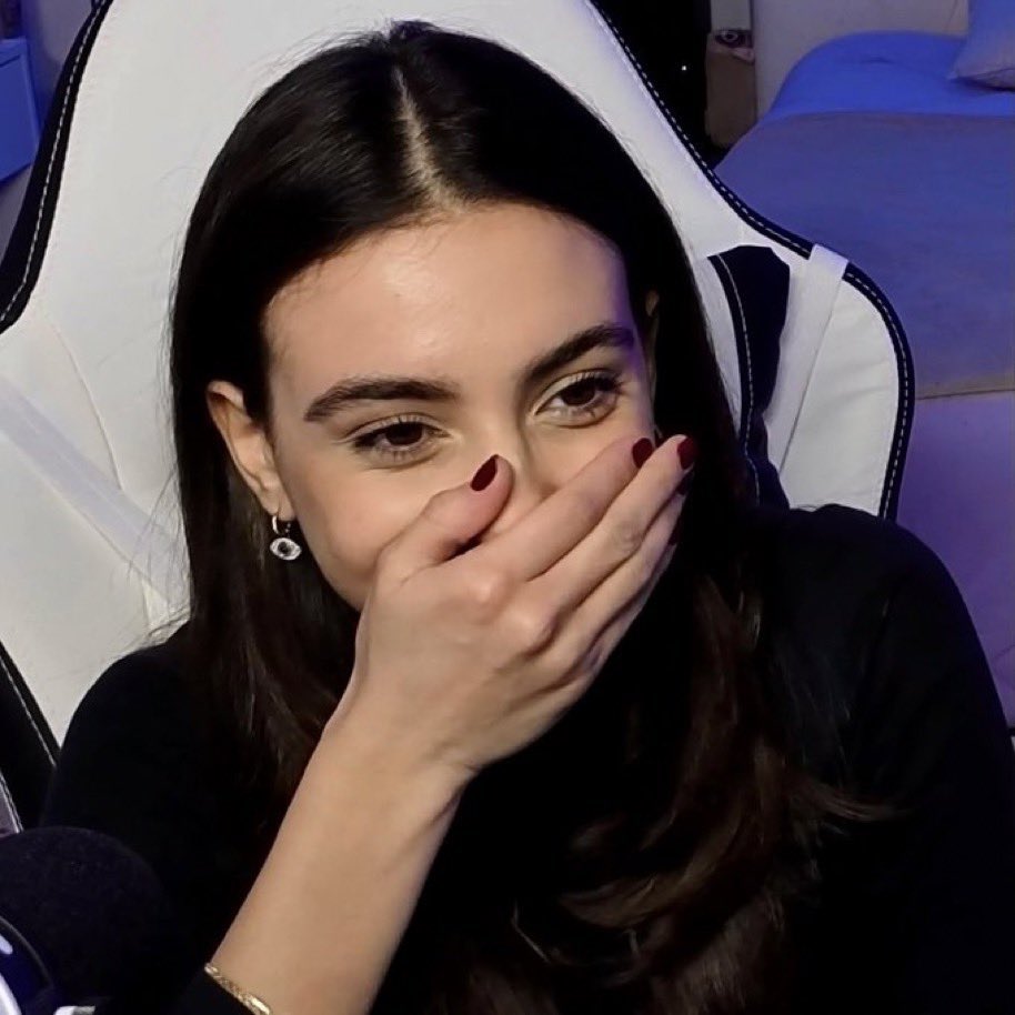 rachele tweet media