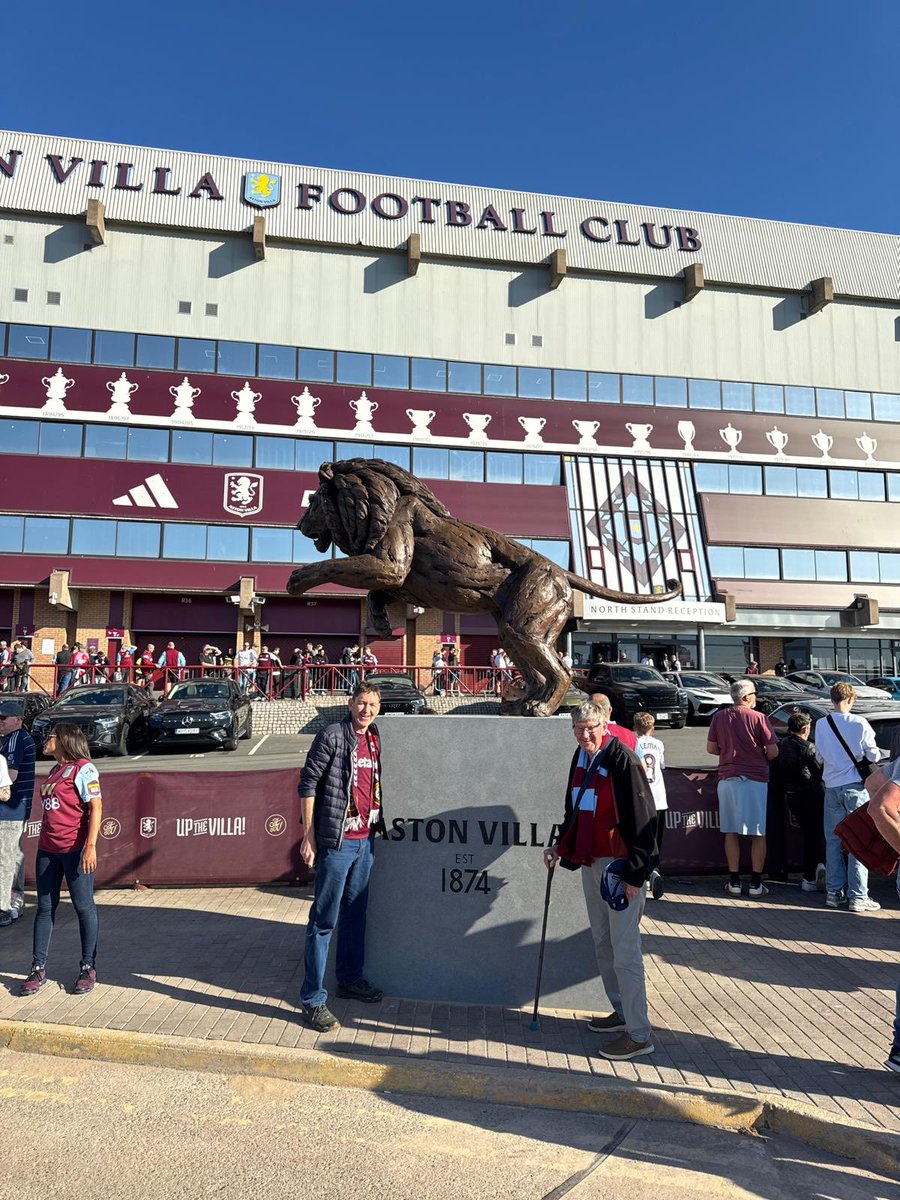 jono5b's tweet photo. @FabrizioRomano The Villa Park Lion 🤣🤣 https://t.co/E0U04leclT