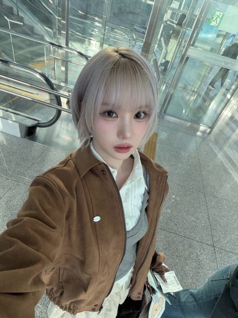 _popofficial's tweet photo. A random interaction that I wanna see is Eunha (GFriends/Viviz) and Liyuu (Liella!/Love Live) taking pictures together with their iconic bobs

#eunha
#liyuu
#eunhaxliyuu https://t.co/LjyOQnGF8F
