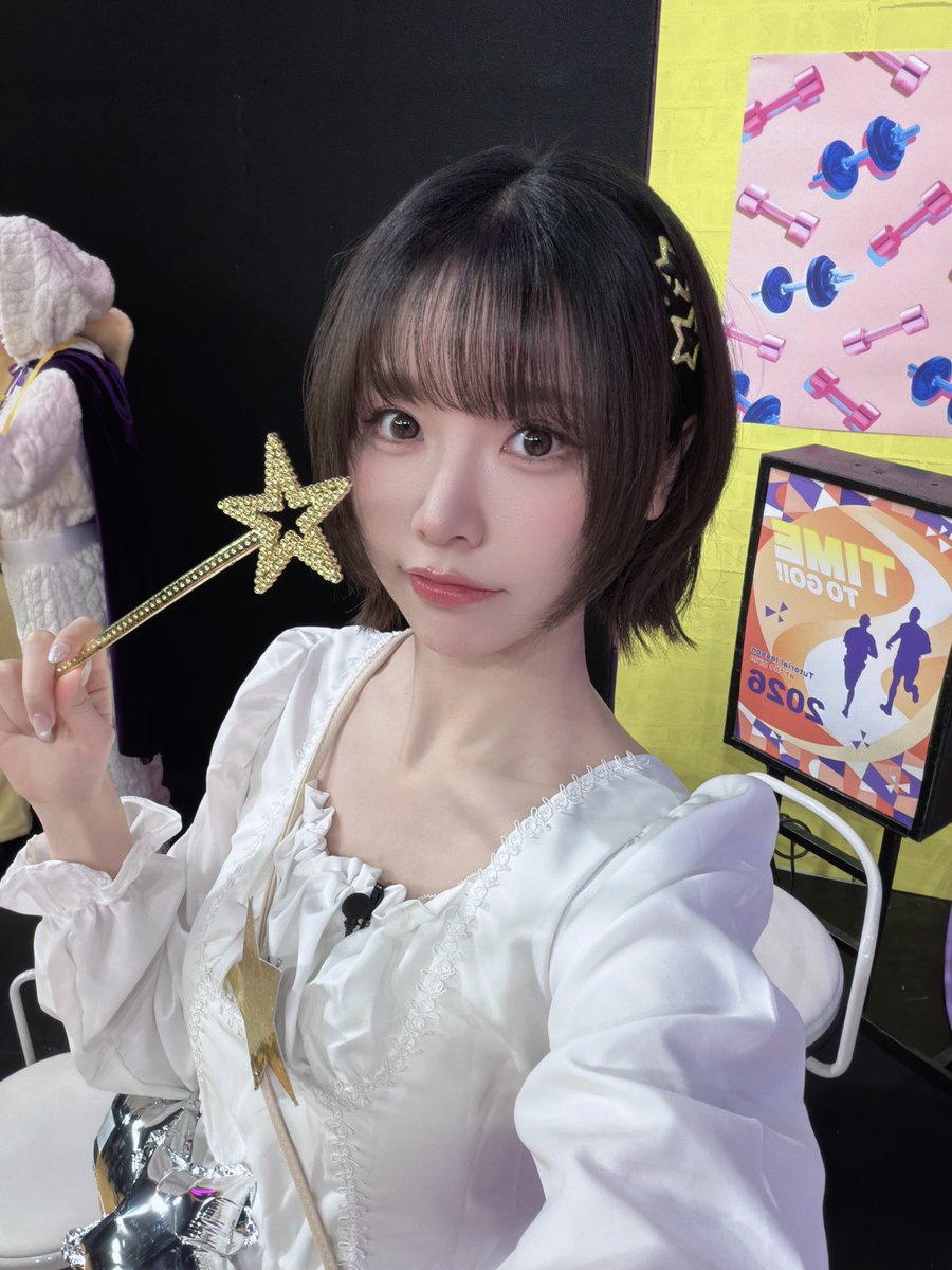 _popofficial's tweet photo. A random interaction that I wanna see is Eunha (GFriends/Viviz) and Liyuu (Liella!/Love Live) taking pictures together with their iconic bobs

#eunha
#liyuu
#eunhaxliyuu https://t.co/LjyOQnGF8F