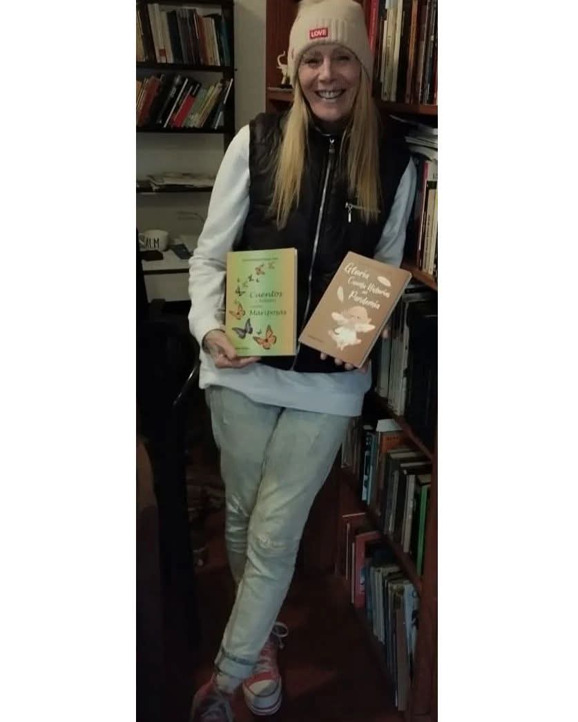 gloriarafaelap1's tweet photo. Mis libros...y van casi 10! https://t.co/NxSkZlvf7l
