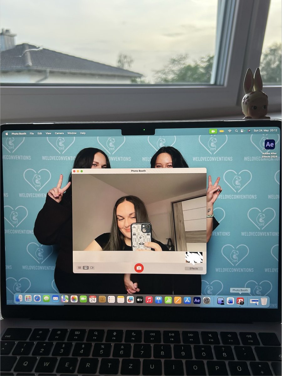 sara tweet media