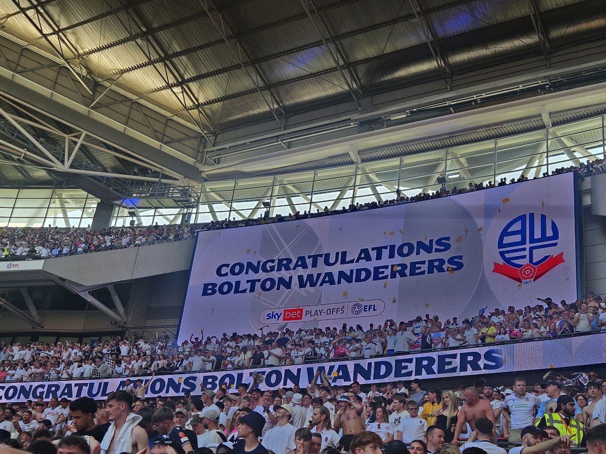 rodgeptfc's tweet photo. What a day #BWFC...Bolton Jags 🤍💙❤️💛 https://t.co/unJtKiDQsU