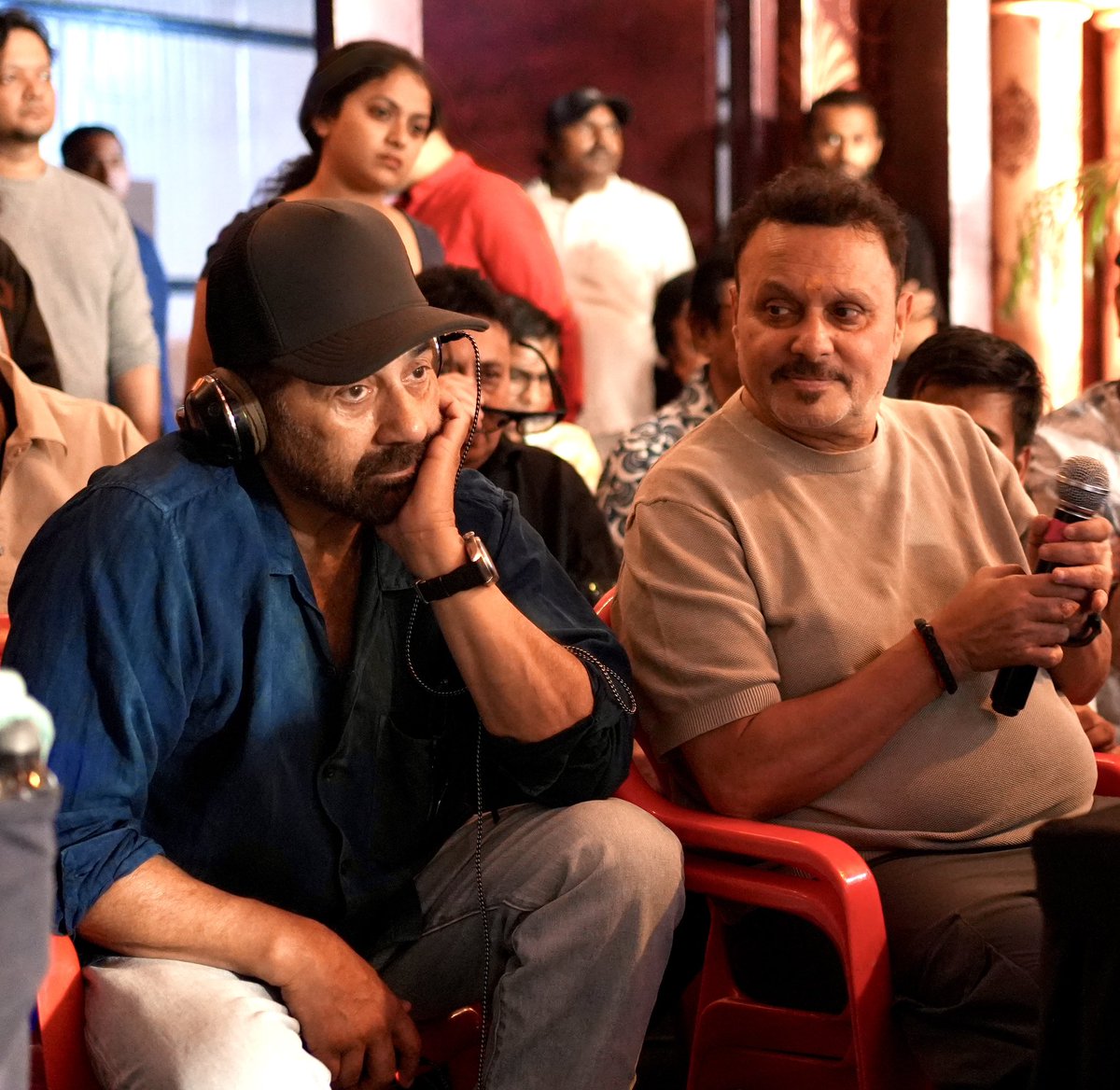Iamdivyankkaus1's tweet photo. Incredible Jodi on screen .
@Anilsharma_dir and @iamsunnydeol
#Gadar2 #gadar #thehero #apne #singhsaabthegreat https://t.co/fIukIB1wMG
