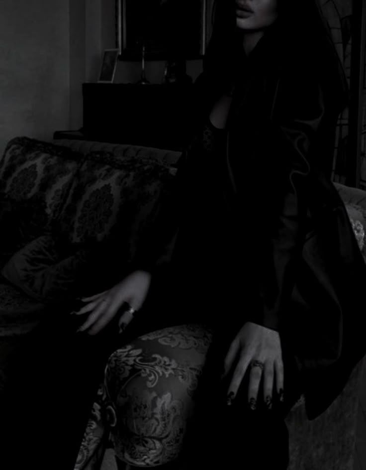 MariaBaz192245's tweet photo. Je suis une personne indépendante, j’aime avancer seule et construire ma vie avec mes propres efforts.🖤 https://t.co/FWzvm8VVCY