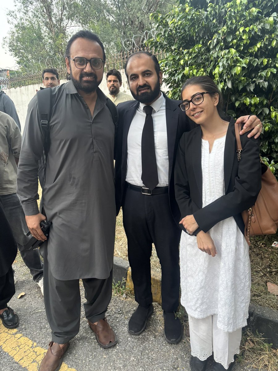 advertbalcha's tweet photo. 🚨120 Days =4 months🚨
🚨2nd Eid in Incarceration, Away from Mother and Families🚨

They say power brought him in and abasement will drive ‘him’ out. One day IA! 

But the truth is what Imaan & Hadi have been upholding. Miss you my friends and more power to you for the struggle you’ve been fighting against.

Must not be forgotten that in times when dissent is criminalized and truth is treated as rebellion, @ImaanZHazir and @AdvHadiali stood firm against the state’s dictatorial attitude. Their resistance was never about power, it was about principle, rights, and speaking for those pushed into silence.