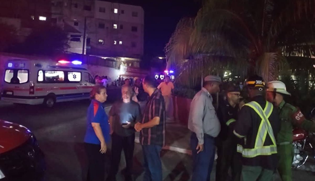 Cubanoselmundo's tweet photo. Incendio en el Hospital Manuel Fajardo de La Habana provoca evacuación preventiva de pacientes https://t.co/frwlckVZS5 https://t.co/mNcPEBdGyL