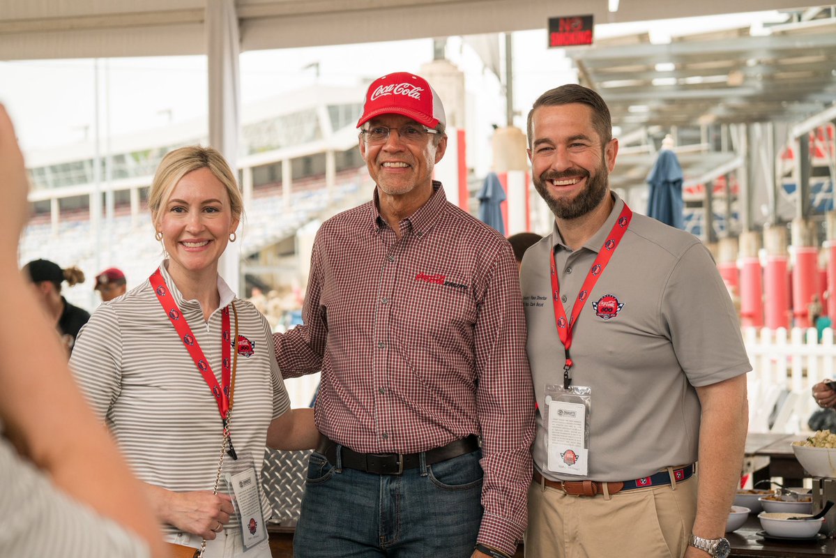 kylepetty's tweet photo. What an incredible afternoon spending time with the Gold Star Families today at Charlotte Motor Speedway. It’s amazing that the Coca-Cola 600 has become the largest Memorial Day celebration in the country! A huge thank you to all the families that sacrificed so much 🇺🇸 https://t.co/KL0KZFrfr2