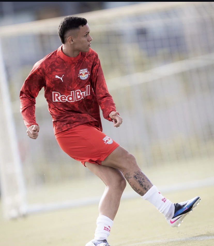 gustavoramosrb's tweet photo. Informação de @igoradornorb !!!

O atacante Yuri hoje do @RedBullBraga pode retornar ao @ACGOficial. Segundo o presidente Adson Batista, há o interesse do clube e do atleta pelo retorno via empréstimo.

📸 Redes Sociais / Yuri Alves https://t.co/RoPCgzmpw4