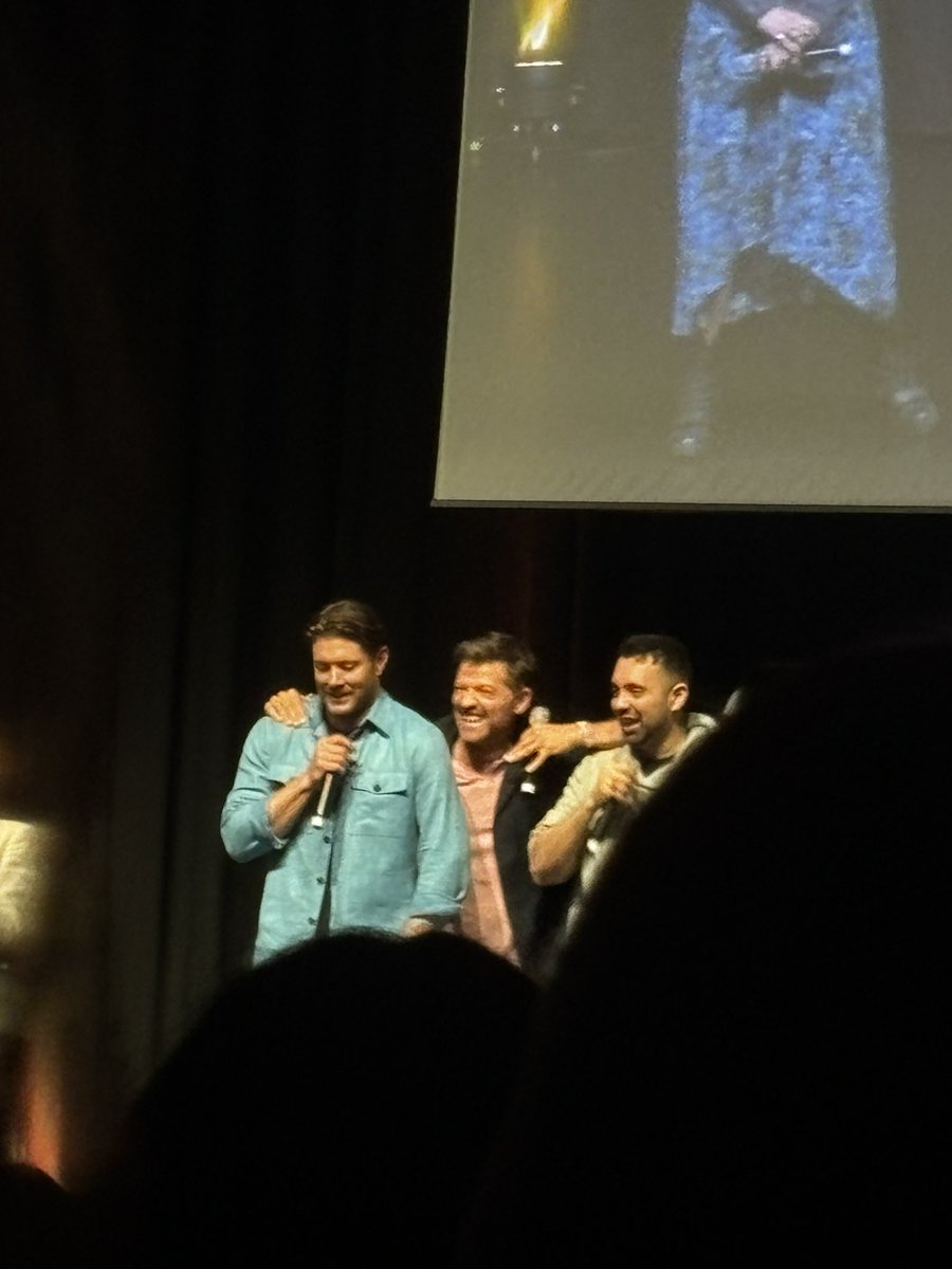 _cookiecas's tweet photo. LOOK AT THEM 😭 #Purcon10 https://t.co/F83PaiuWSH