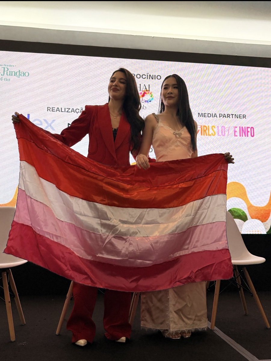 143sapphic's tweet photo. @Siam_Paragon #realcouple #realrepresentation #LGBTQ+ #ShellyPundao https://t.co/p8ibneBX90