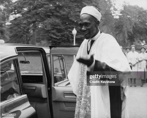 Sturaki_'s tweet photo. some people wear it simply because it's a Historic Hausa dress not because Buhari used to wore it. https://t.co/csOztJjg0h