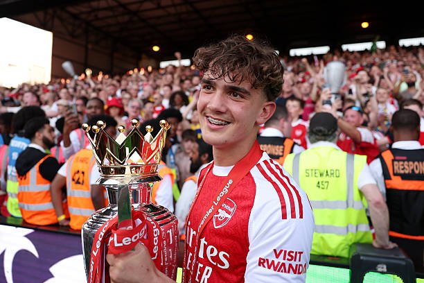 ArsenalWay's tweet photo. History maker super max Dowman 🏆🔴⚪️🍾 https://t.co/0CrQ2kjnvg