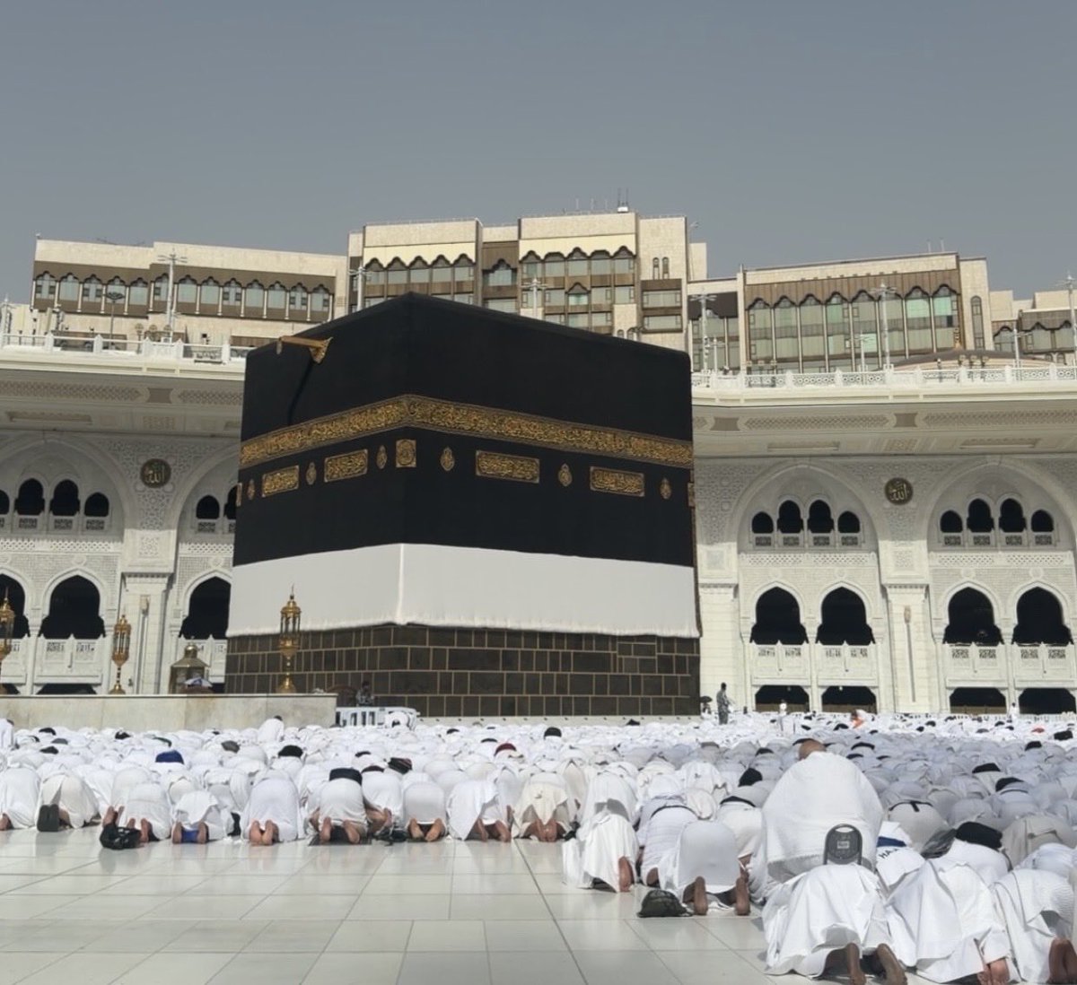 FelwaAlsaed's tweet photo. ﴿ وَمَا تُقَدِّمُوا لِأَنْفُسِكُمْ مِنْ خَيْرٍ تَجِدُوهُ عِندَ اللَّهِ ۗ إِنَّ اللَّهَ بِمَا تَعْمَلُونَ بَصِيرٌ ﴾

🤍🕋
#شرف_الخدمة
#جوالة_جامعة_الملك_سعود https://t.co/9UBa22Kixh