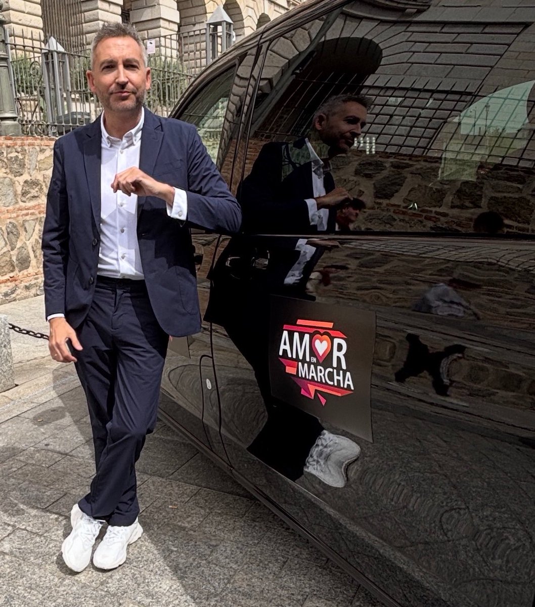 Frank_Blanco's tweet photo. Ni todos los días estrenas programa en la tele, ni con ese programa acercas el amor a la gente y se puede ser más feliz. A las 21,15h. empieza “Amor en marcha”, un programa de verdad diferente. 
Subíos conmigo al coche del amor en @CMM_es! 

En directo⬇️ 
https://t.co/GggrM7msdV https://t.co/4fYjb9NqVF