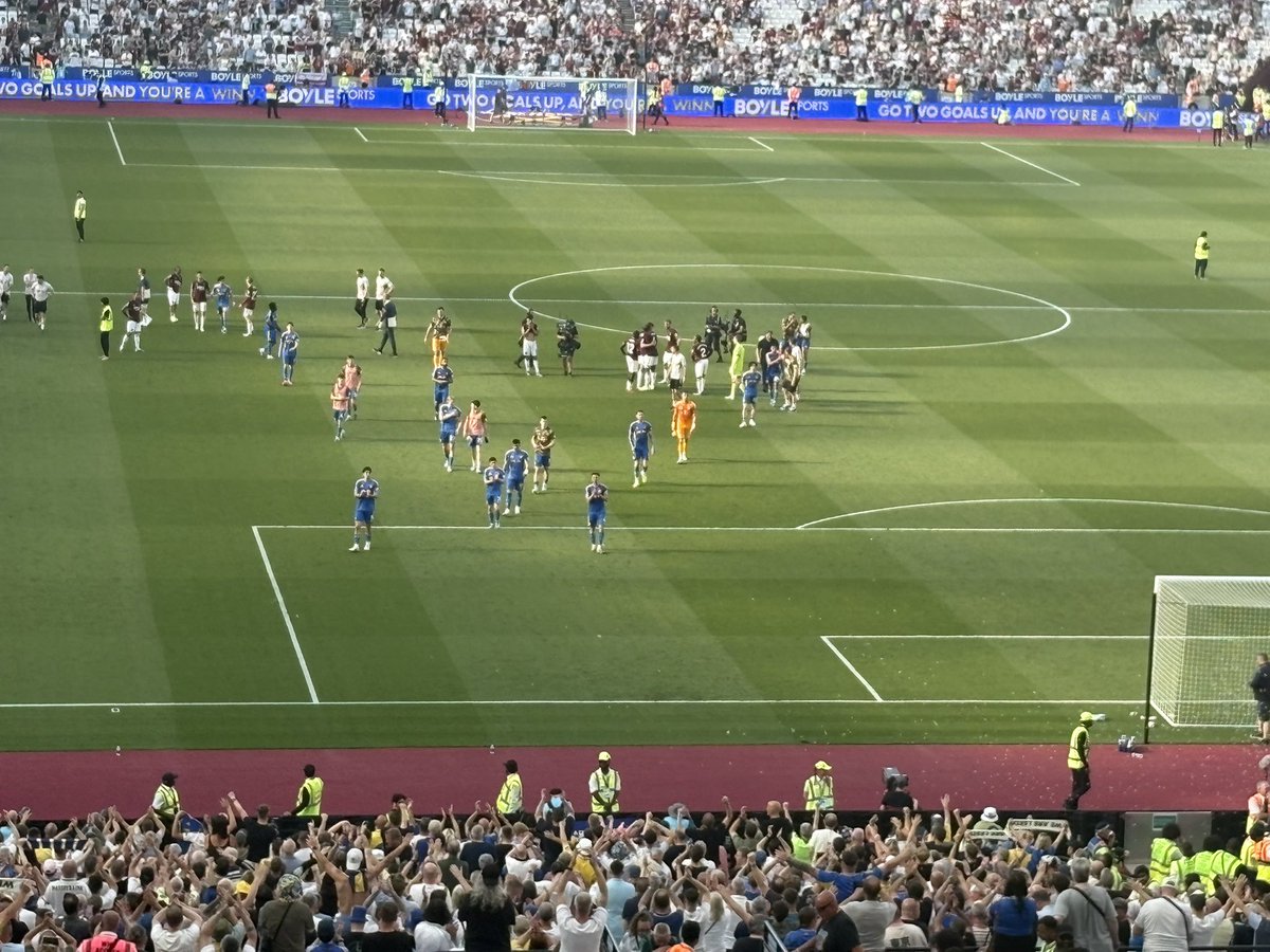 leedsend's tweet photo. Poor performance to end a fantastic season.
United are back, hello hello 🔵🟡
#lufc #leeds #leedsunited #leedsleedsleeds #lufcawaydays https://t.co/QIl8DOELqD