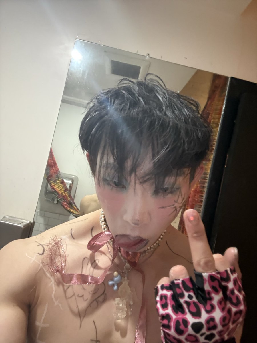 토끼 ʚ₍ᐢ ›̥̥̥ ༝ ‹̥̥̥ ᐢ₎ɞ tweet media